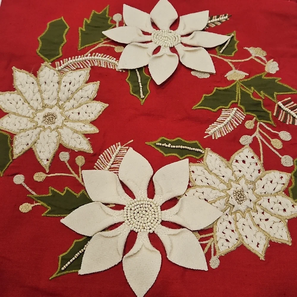 Pier 1 Red and Cream Holiday Runner